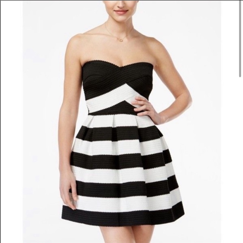 Striped Dress 🖤🤍